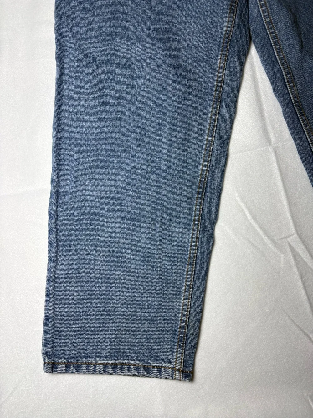 Levi’s Vintage 2005 Mens Comfort Fit 560 Light Wash Relaxed Jeans Size 36x30